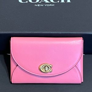 Coach Small Leather Coin Purse/Card Holder Gold Turnlock Closure